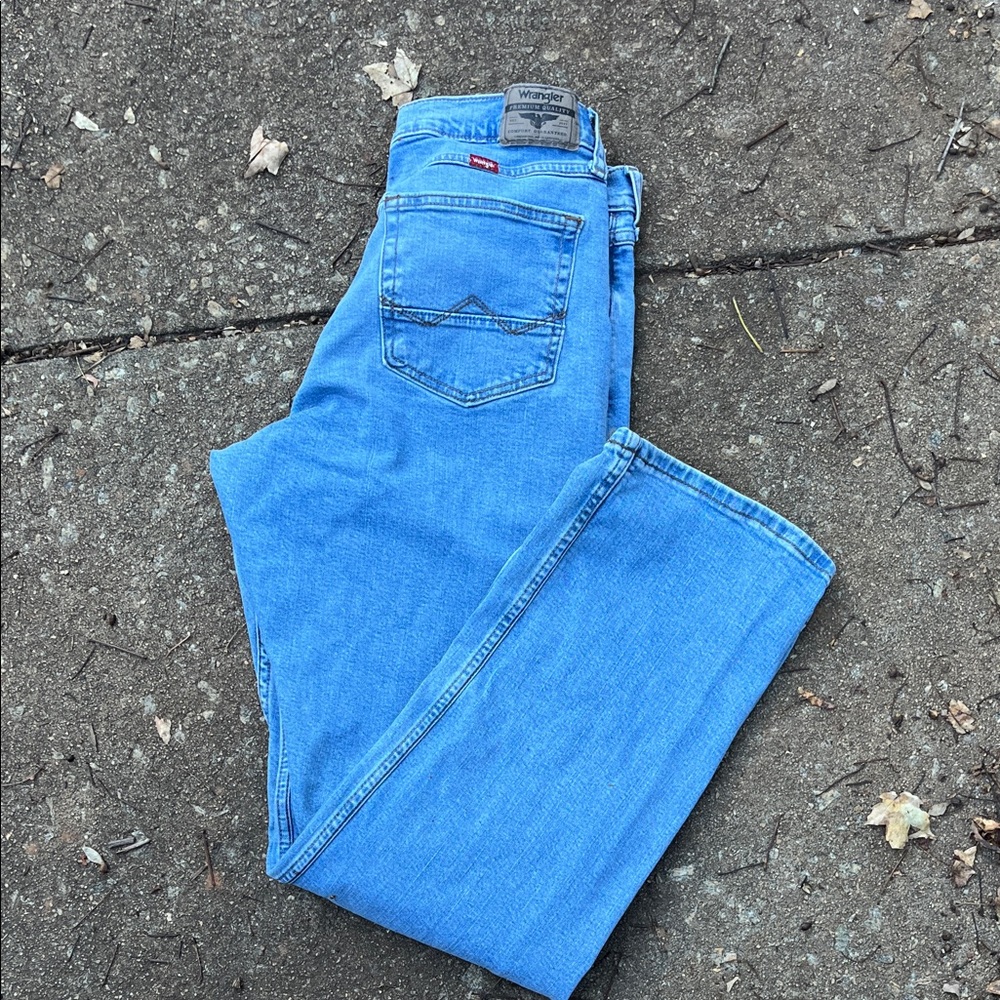Wrangler Men's Light Blue Denim Jeans 32